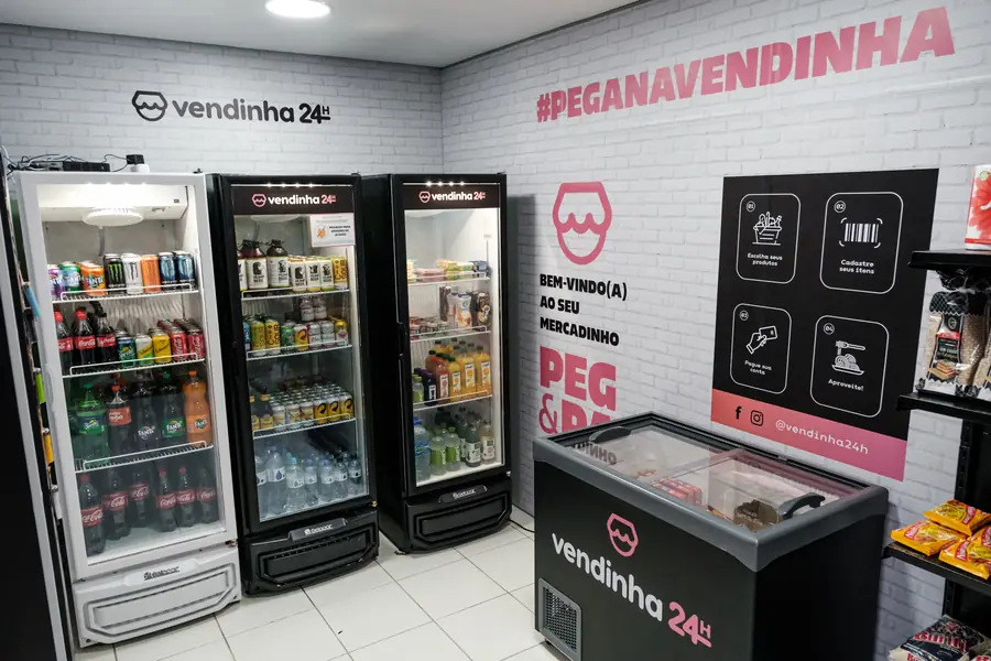 Loja Vendinha com geladeiras e freezer